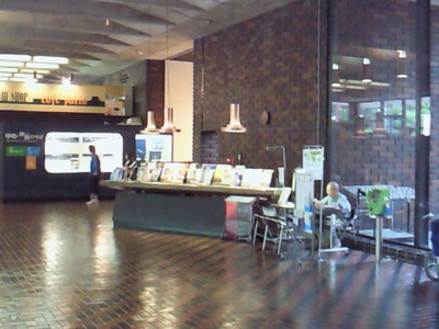 埼玉県立「歴史と民俗の博物館」の１階ロビー